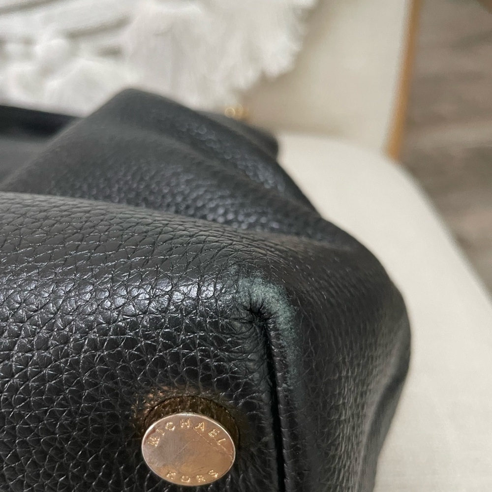 Michael Kors Jet Set Bag - Picture 11 of 16